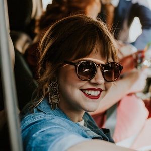 Meet your Posher, Corrie